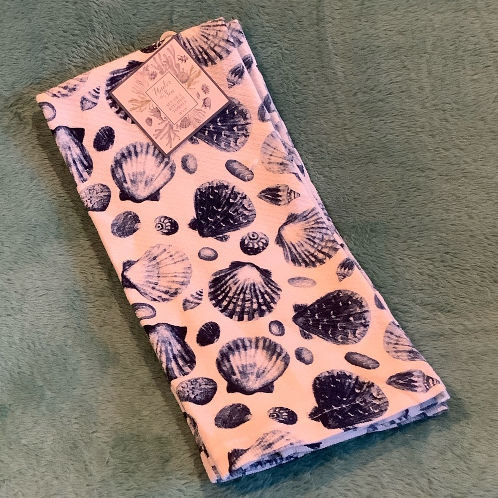 Under The Sea Seashell Patterned Towels Set of 2 NWT Cotton 18x28”